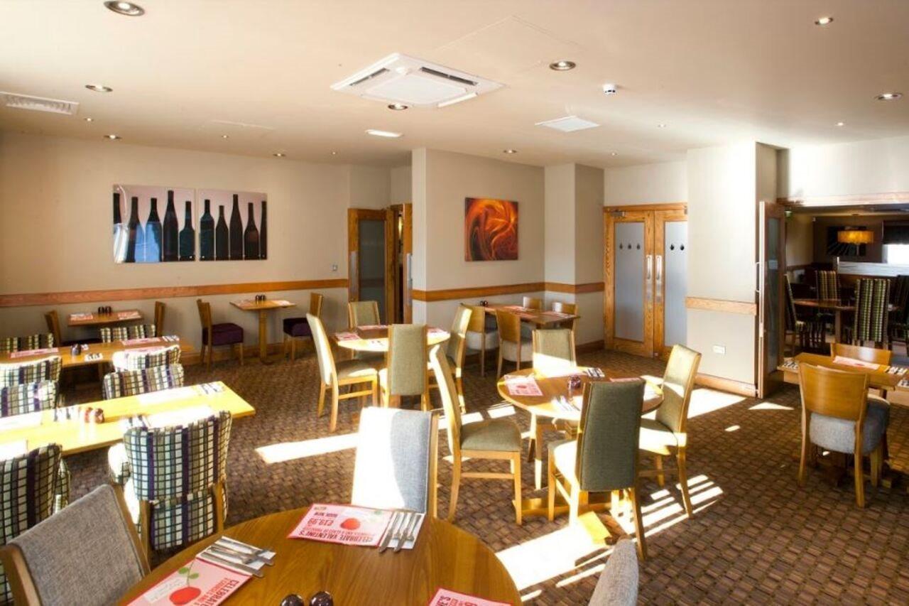 Premier Inn Inverness West Exteriör bild