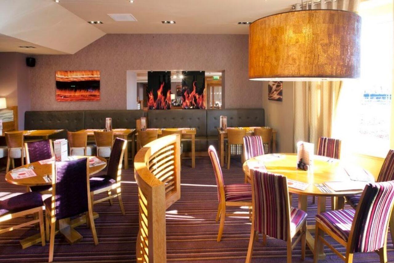 Premier Inn Inverness West Exteriör bild