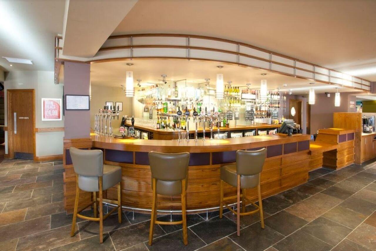 Premier Inn Inverness West Exteriör bild