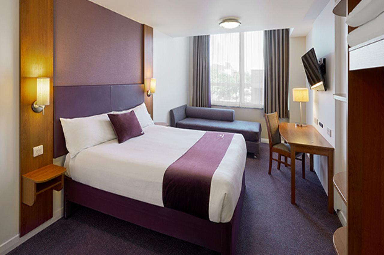 Premier Inn Inverness West Exteriör bild