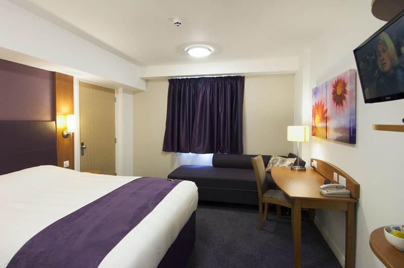 Premier Inn Inverness West Exteriör bild